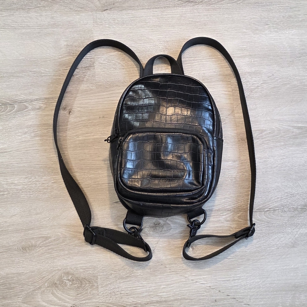 Zara Black Crocodile-Embossed Women's Backpack Mini